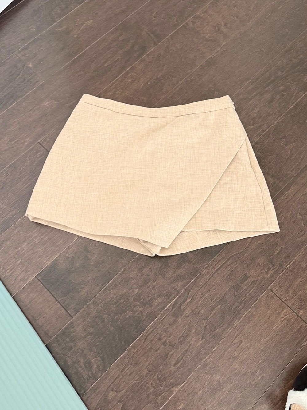 Aritzia Babaton Cream Wrap-Style Skort US 0
